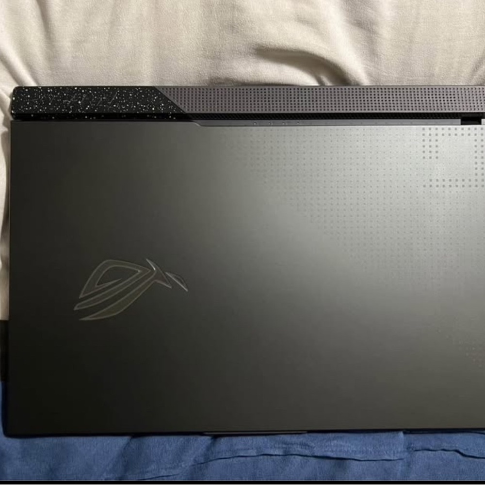 2023 ASUS ROG Strix G17 240Hz AMD Ryzen 9 7945HX NVIDIA GeForce RTX 4070